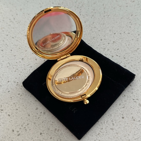 Estée Lauder collectible mini compact, Chinese Zodiac, the year of the rooster. - Picture 5 of 6